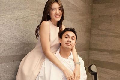 Raditya Dika Disebut Makin Ganteng saat Foto Bareng Istri: Keliatan 10 Tahun Lebih Muda