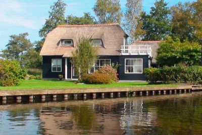 Mengunjungi Friesland, Provinsi Paling Cantik di Belanda yang Jadi Spot Wisata Berharga