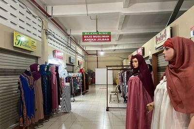 Mendekati Lebaran, Toko Baju di Pasar Ini Mati Suri , Apa Penyebabnya?