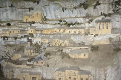 Berkunjung ke La Roque Saint Christophe, Situs Purbakala Terbesar di Dunia