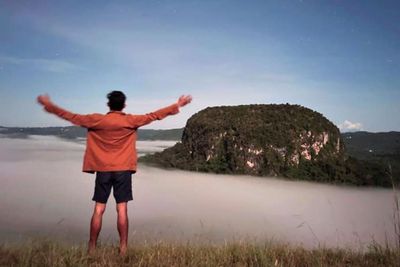 Bukit Fatukopa, Menikmati Lautan Kabut dan Matahari Terbit di NTT