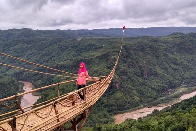 Jurang Tembelan Kanigoro, Spot Foto Hits di Bantul dengan View Hamparan Bukit Hijau