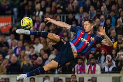 Robert Lewandowski Ungkap Keinginan Bermain Bersama Lionel Messi Musim Depan
