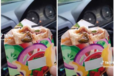 Viral Wanita Ini Temukan Ular Kecil di Kebabnya, Netizen Auto Jijik dan Takut