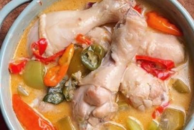 Masak Sahur Gak Pake Ngumpulin Nyawa, Cobain Resep Garang Asem Ayam ala Chef Martin Praja