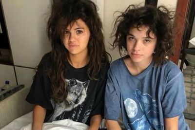 Potret Selena Gomez Bangun Tidur Rambut Acak-acakan Tuai Pujian, Banyak Kaum Hawa Relate
