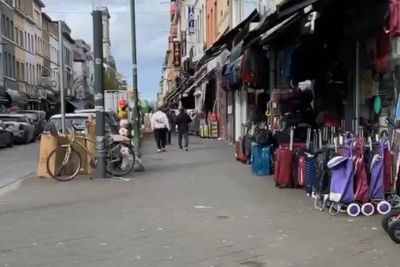 Melihat Rue de Brabant yang Menjadi Toko Belanja Halal Terpopuler di Brussels