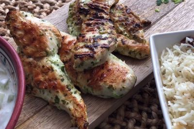 Resep Ayam Daun Ketumbar dan Saus Tzatziki khas Yunani 
