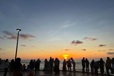 Menikmati Indahnya Matahari Terbenam di Sunset Quay, Tempat Instagramble di Makassar