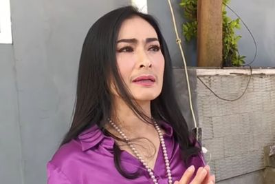 Gak Mau Dicukur, Iis Dahlia Akui Kumisnya Lebih Tebal Dibandingkan Suami