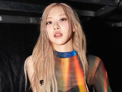 6 Foto Rose BLACKPINK Potong Rambut Pendek, Bikin Pangling Terpesona!