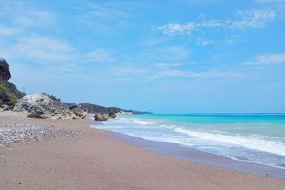 Cantiknya Pantai Selatan Oesain: Aksesnya Menantang, Tapi Bikin Ogah Pulang