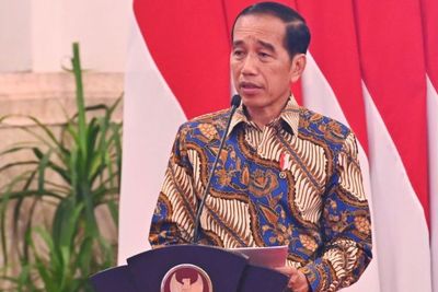 Presiden Jokowi Respons soal Pegawai Ditjen Perkeretaapian Cari THR Lewat Korupsi