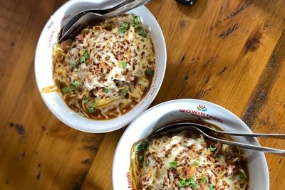 Rela Antre Panjang Demi Mie Ayam Mozarella yang Murah di Malang, Berapa Sih Harganya?