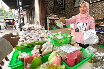 6 Jajanan Pasar Ini Wajib Dibeli kalau Mampir ke Mekar Snack Kebumen