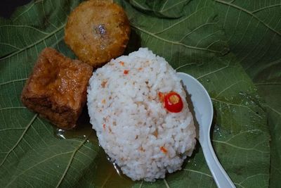 Menelisik Sejarah Nasi Jamblang Khas Cirebon, Ciri Khas Nasi yang Dibungkus Daun Jati
