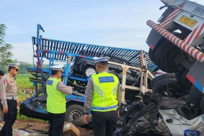 Breaking News: Enam Orang Tewas dalam Kecelakaan Maut Tol Semarang-Solo di Jawa Tengah