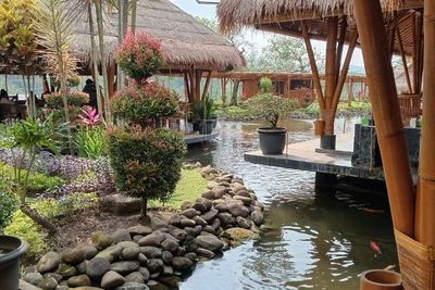 Mang Engking Ungaran: Resto Nuansa Alam Recommended dengan View Gunung!