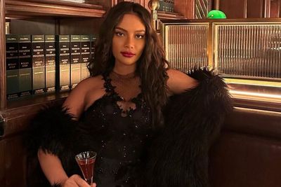 Erika Carlina Bakal Debut ke Industri Musik, Bakal Duet dengan Melly Goeslaw