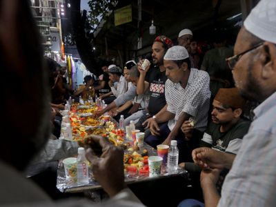 7 Fakta Menarik Seputar Bulan Ramadhan, Mulai dari Tanggal hingga Tradisi Berbagi Makanan