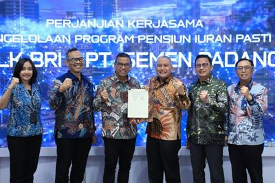 Semen Padang Percayakan Pengelolaan Program Pensiun Iuran Pasti ke DPLK BRI