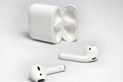 Pria China Tidur dengan Earphone Terpasang, Bangun-bangun Sudah Ada di Dalam Perut