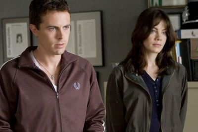 Gone Baby Gone: Kisah 2 Detektif Cari Anak Hilang Malah Temukan Kejahatan Kelam di Boston