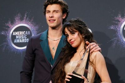 Shawn Mendes dan Camila Cabello Ketahuan Ciuman di Coachella, Dunia Serasa Milik Berdua!