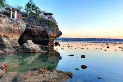 Keindahan Pantai Batu Kepala di NTT, View Sunsetnya Bikin Candu