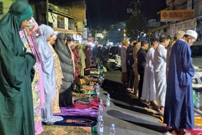 Ribuan Warga Berburu Berkah Malam Lailatul Qadar di Masjid Taqwa Parepare