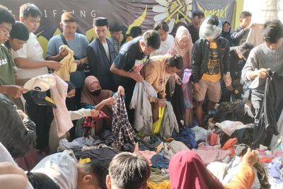 Asyiknya Ngabuburit Sambil Hunting Pakain Thrift di Sumenep, Cuma Goceng Dapet Baju Bagus!