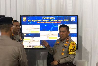 Tinjau Arus Mudik di Tol Cikunir Malam Ini, Kapolda Metro: Kendaraan 60 Km Jam