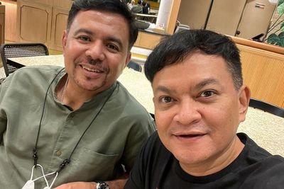 Hedi Yunus Sangat Terpukul Kepergian Carlo Saba, Tak Kuasa Tahan Kesedihan