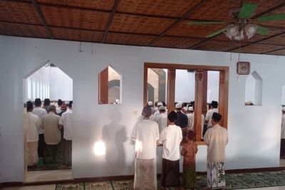 Puluhan Jemaah AL Muhdhor Tulungagung Salat Idul Fitri Pagi Tadi!