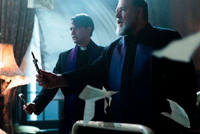Review Lengkap The Pope s Exorcist, Minim Jumpscare tapi Terornya Bikin Sesak Napas