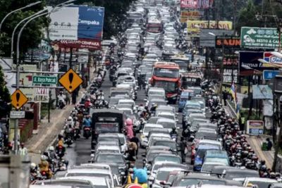 Dear Wisatawan, One Way Jalur Puncak Dimulai Pagi Ini hingga Siang Hari