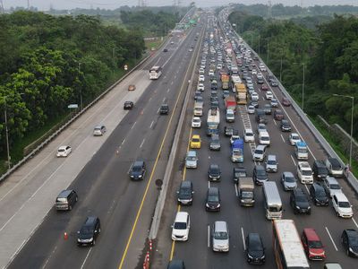 Polri Prediksi Puncak Arus Mudik Gelombang Pertama Libur Nataru Dimulai Besok!