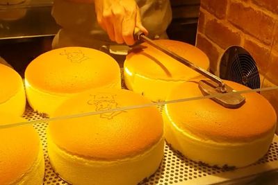 Mencicipi Kue Keju Panggang Jumbo Khas Osaka Jepang, Super Lembut Lumer di Mulut