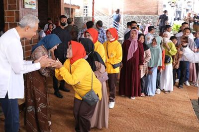 Gelar Open House di Tawangmangu, Ganjar Pranowo Salami 6.000 Orang