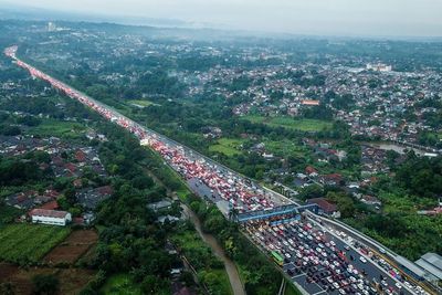 40 Ribu Kendaraan Masuk Kawasan Puncak Bogor Sejak Semalam hingga Siang Ini