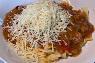 Kelezatan Pasta Italia dengan Topping Emmental Cheese Khas Swiss, Beri Rasa Kaya dan Unik!