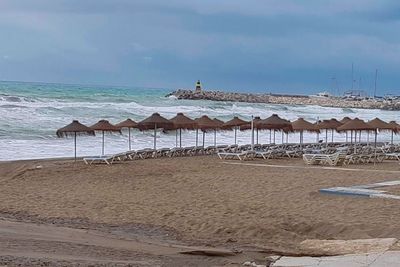 Pantai Carihuela, Surga Tersembunyi Menawarkan Pemandangan Laut Mediterania di Spanyol