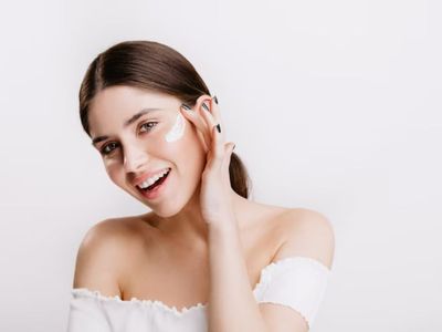 Wajib Pakai Sunscreen saat Cuaca Lagi Panas Gini, Kalau Tidak Ini Bahayanya untuk Kulit