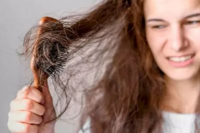 Penyebab dan Cara Mengatasi Rambut Kusut Menggumpal