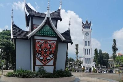 Menjelajahi Jam Gadang, Landmark Kota Bukittinggi Kebanggaan Warga Padang
