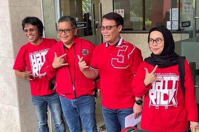 Tim Relawan Pemenangan Ganjar Capres 2024 Dipimpin Ahmad Basarah dan Adian Napitupulu