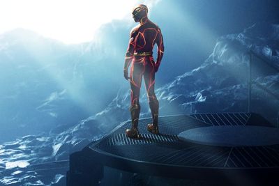 Trailer Baru The Flash Banyak Kejutan, Salfok ke Michael Keaton yang Ajak Menggila