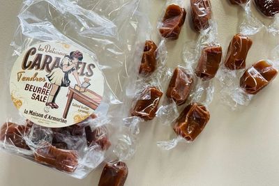 Kembang Gula Caramel La Maison d Armorine: Camilan Normandia yang Gak Boleh Terlewatkan