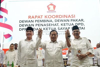Prabowo Subianto Lantik Iwan Bule sebagai Wakil Ketua Dewan Pembina Gerindra 