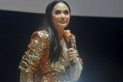 Kris Dayanti Rilis Ulang Single Mencintaimu Versi Baru dengan Sentuhan Erwin Gutawa